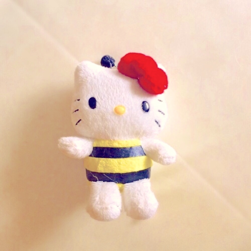 Hello Kitty plush - Picture 3 of 3